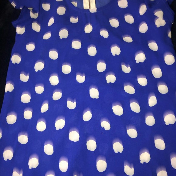 💙 Adorable blue blouse with white polka dots 💙 - Picture 2 of 4